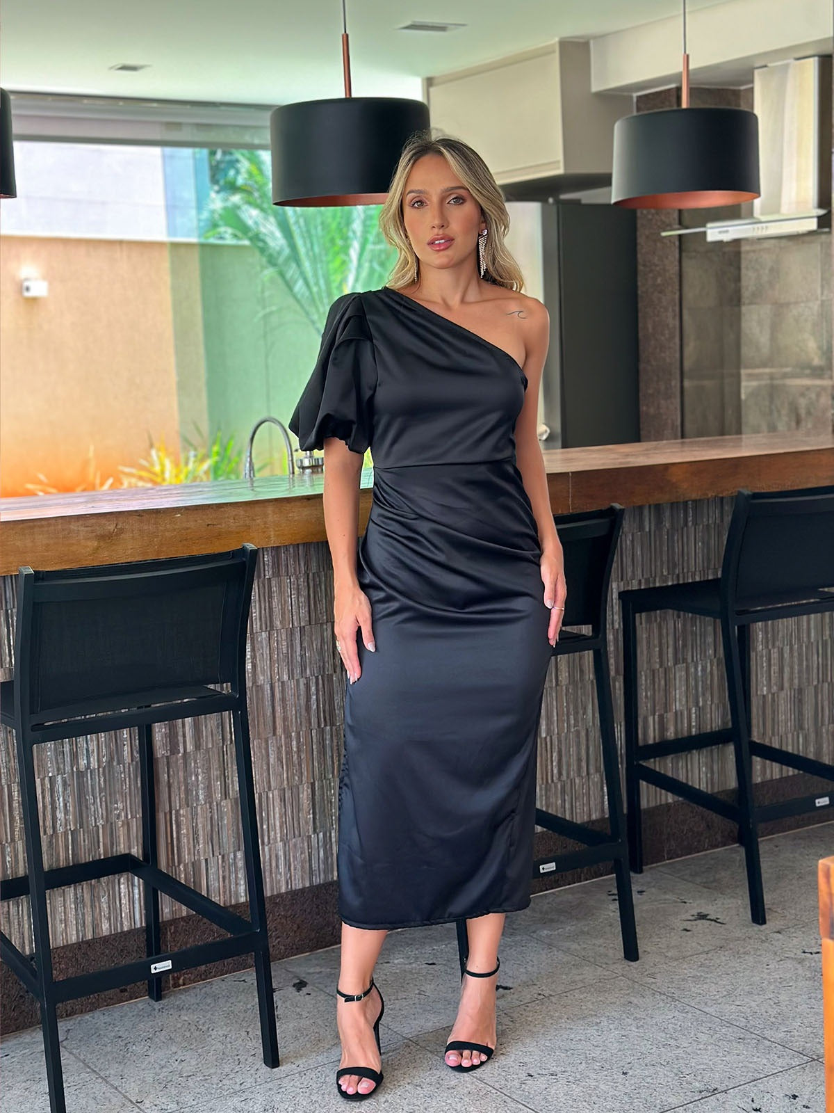 Vestido Midi Renata Preto